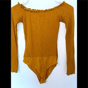 WMNS/XS Charlotte Russe Off the Shoulder Body Suit